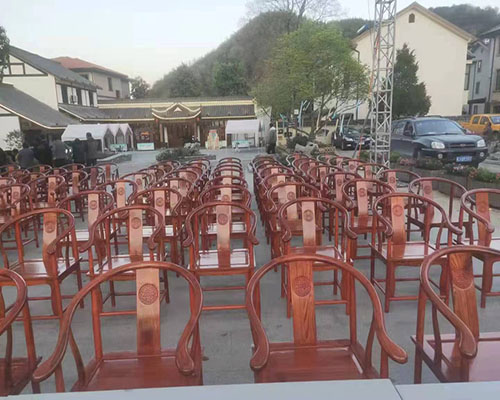 古典桌椅活动现场图