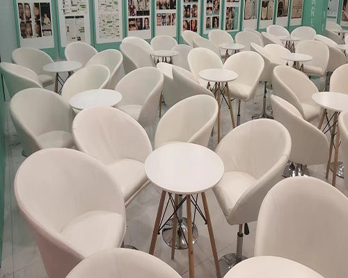 莉莎美容院活动现场案例图