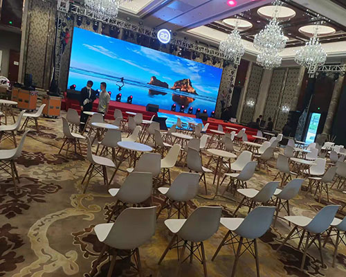 伊姆斯桌椅活动现场案例图